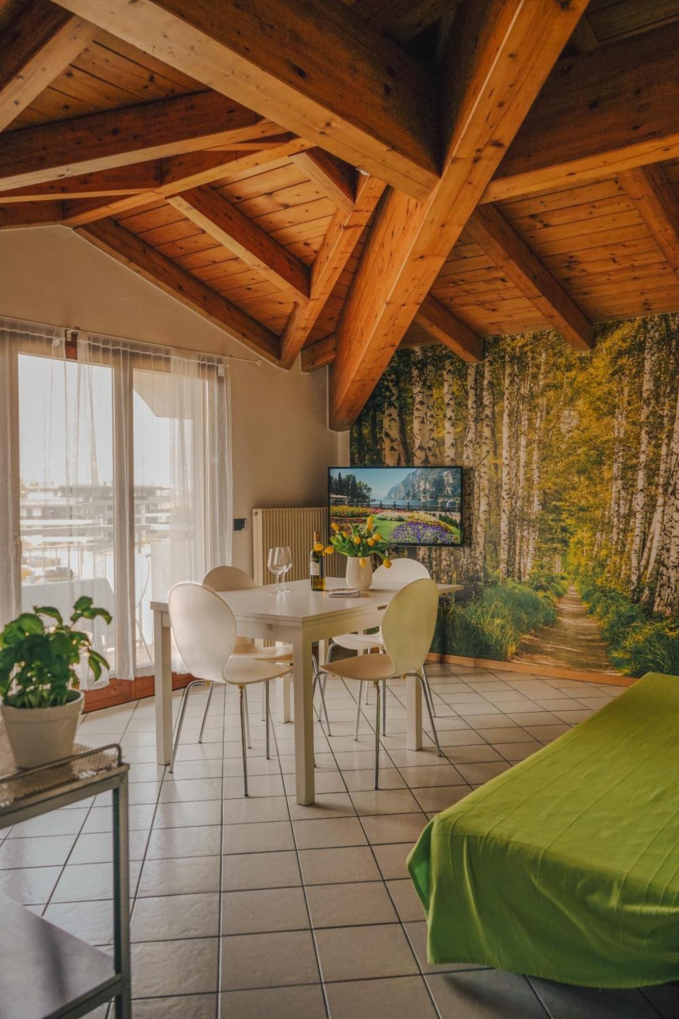 Appartamento Betulla - Peaceful & Happy Stay Riva del Garda Luaran gambar