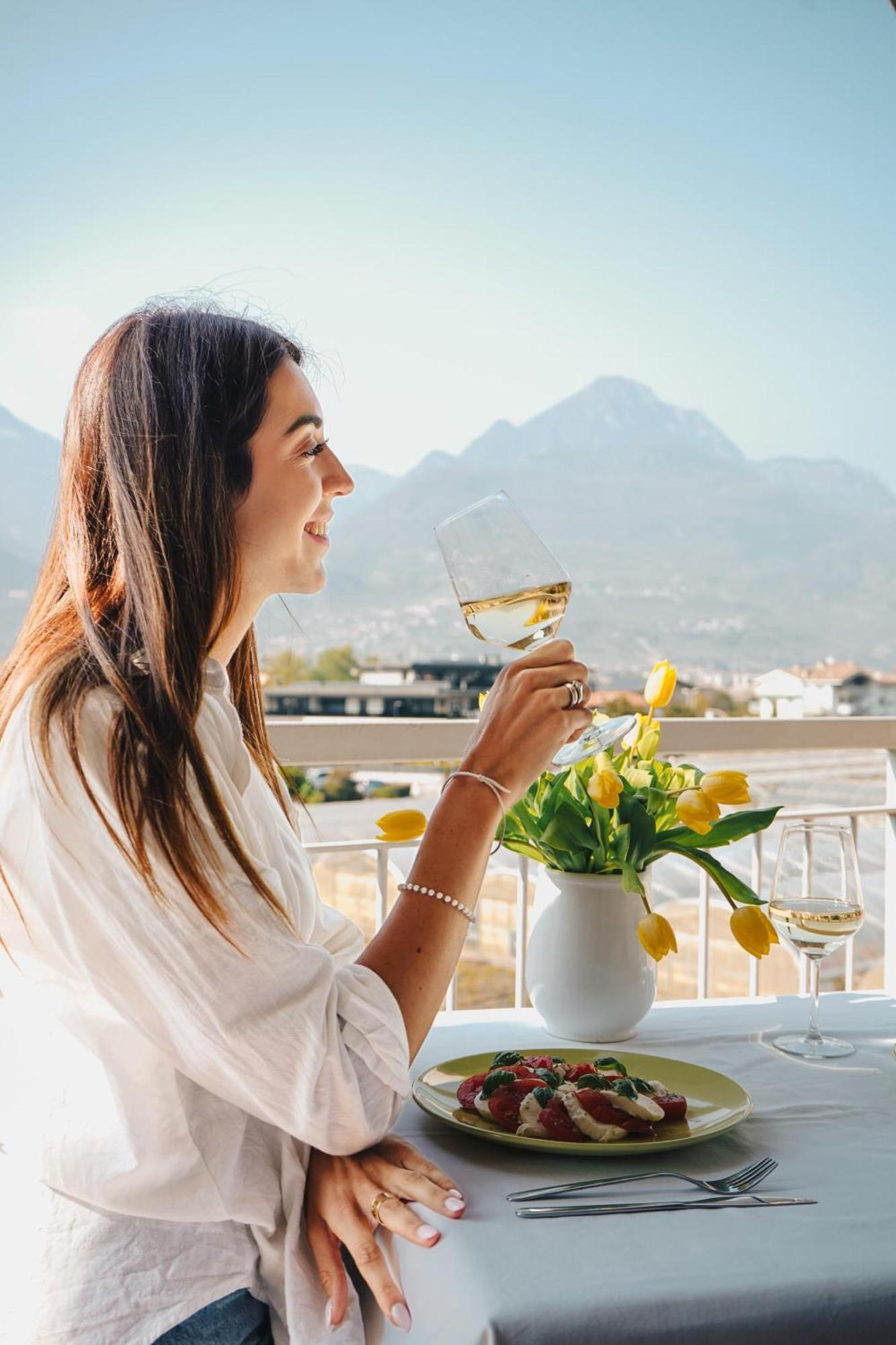 Appartamento Betulla - Peaceful & Happy Stay Riva del Garda Luaran gambar
